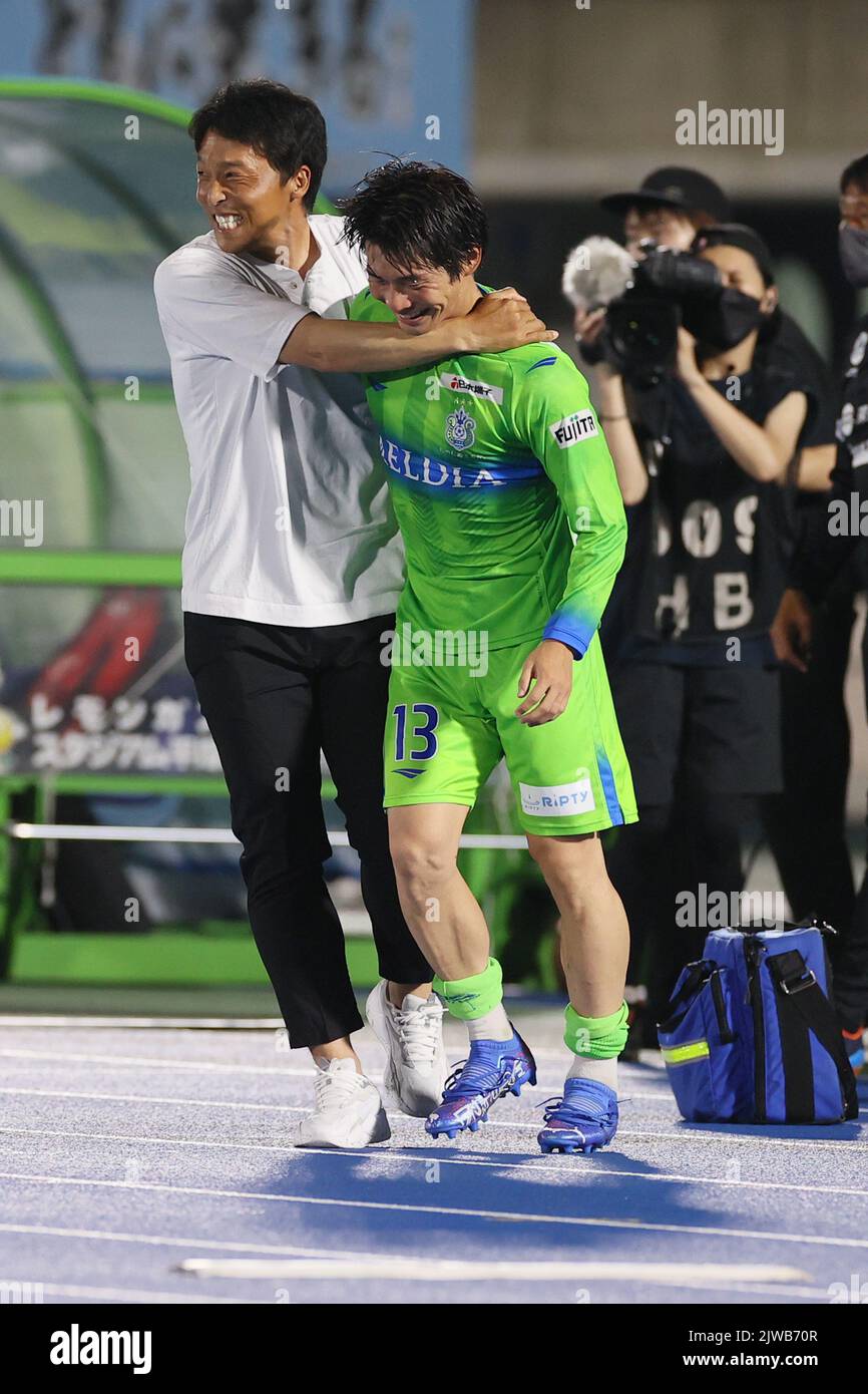 Stadio Lemongas Hiratsuka, Kanagawa, Giappone. 3rd Set, 2022. (L-R) Satoshi Yamaguchi, Yusuke Segawa (Bellmare), 3 SETTEMBRE 2022 - Calcio : 2022 J1 incontro di Lega tra Shonan Bellmare 2-1 Kawasaki Frontale al Lemongas Stadium Hiratsuka, Kanagawa, Giappone. Credit: AFLO SPORT/Alamy Live News Foto Stock