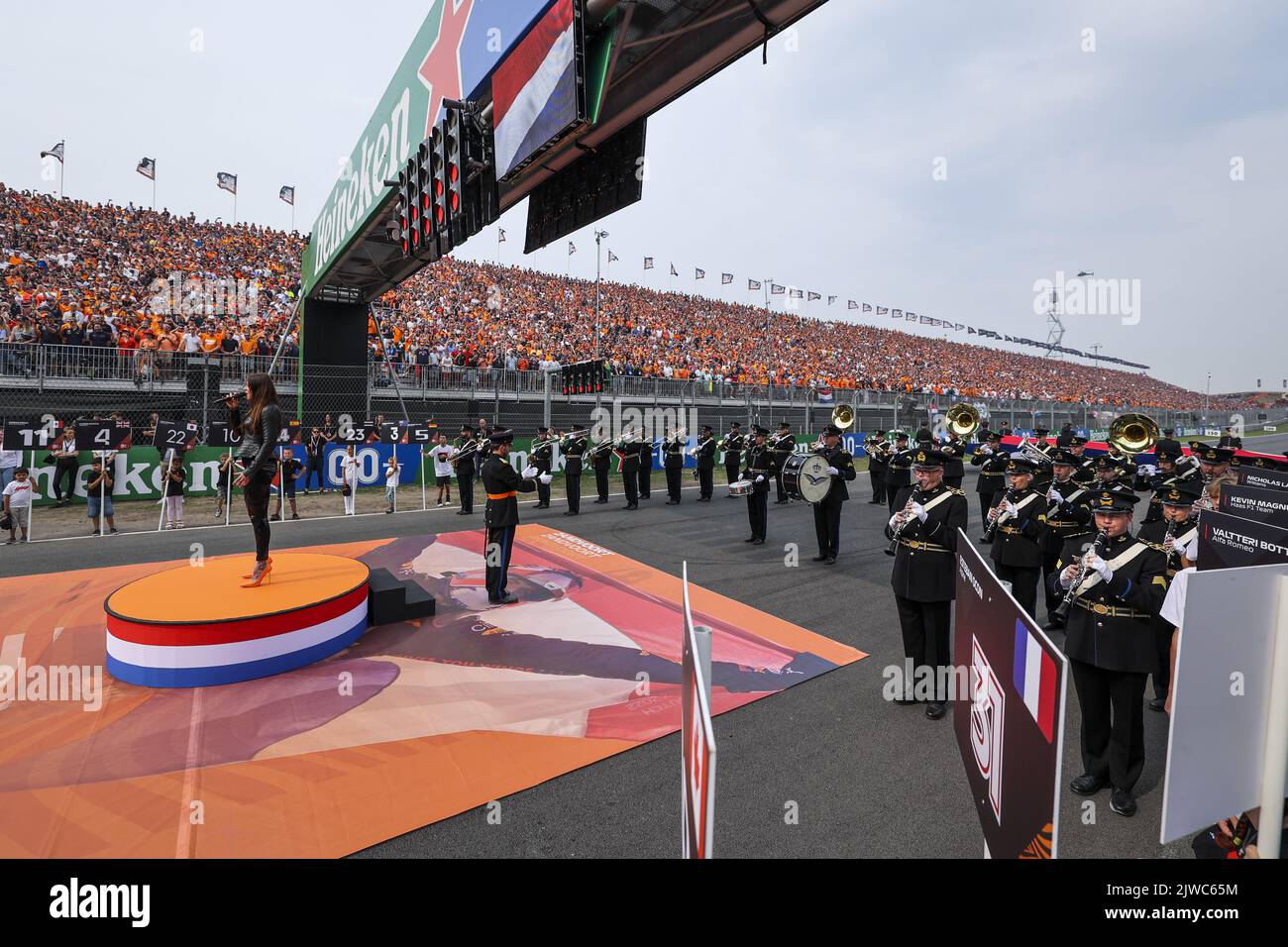 Cerimonia nazionale di inno durante il Gran Premio d'Olanda di Formula 1 Heineken 2022, 15th° round del Campionato Mondiale FIA di Formula uno 2022 dal 2 al 4 settembre 2022 sul circuito di Zandvoort, in Olanda, Belgio - Foto: Germain Hazard/DPPI/LiveMedia Foto Stock