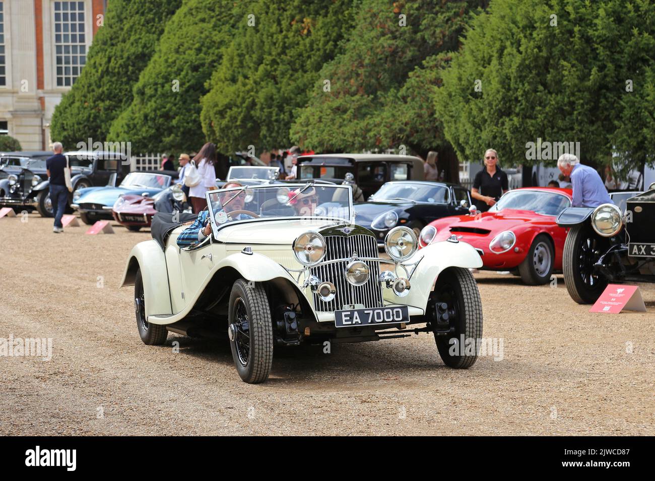 Jensen S1 Sport Tourer (1935). Concours of Elegance 2022, Hampton Court Palace, Londra, Regno Unito, Europa Foto Stock