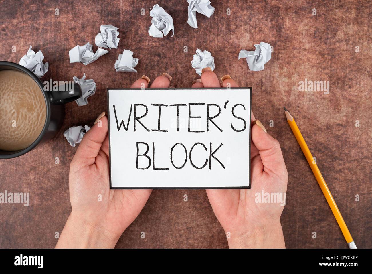 Testo che mostra ispirazione Writer s è BlockCondition di non essere in grado di pensare a cosa scrivere. Foto concettuale condizione di non essere in grado di pensare Foto Stock