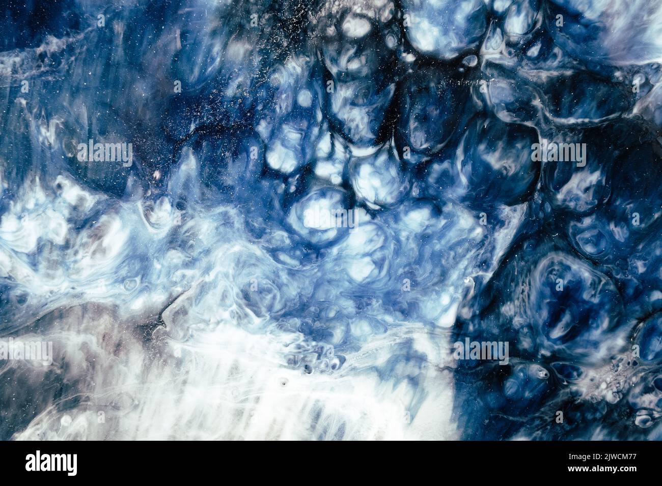 inchiostro acrilico acqua marmo texture blu notte cielo Foto Stock