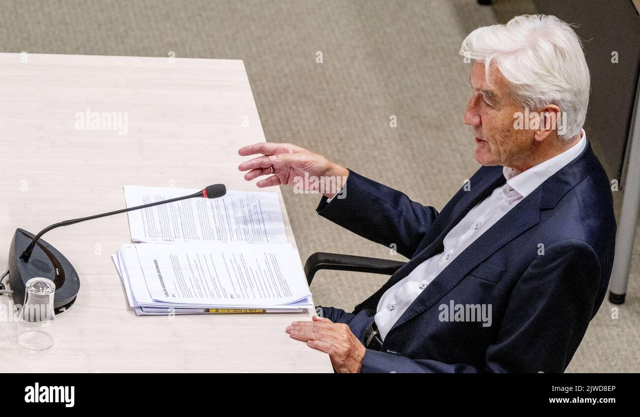 2022-09-05 10:06:04:19 L'AIA - Max van den Berg nella Sala d'indagine della Camera dei rappresentanti durante un'interrogazione pubblica della commissione d'inchiesta parlamentare per l'estrazione di gas naturale a Groningen. La commissione sta studiando gli anni della trivellazione del gas nella provincia. Van den Berg è stato il commissario del re a Groningen tra il 2007 e il 2016. ANP ROBIN UTRECHT olanda fuori - belgio fuori Foto Stock
