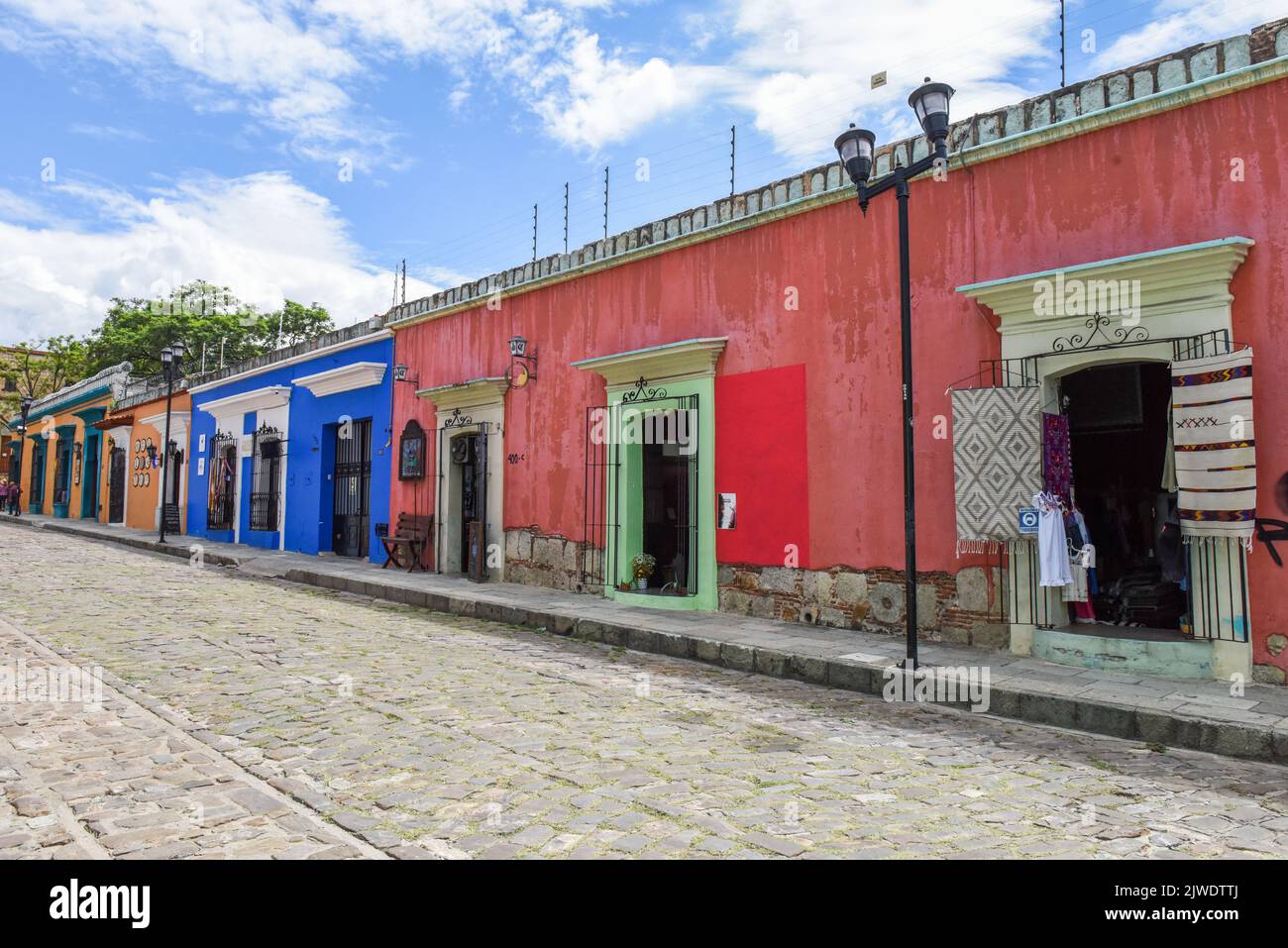 Strada pedonale Calle de la Constitución nel centro storico di Oaxaca de Juarez, stato di Oaxaca, Messico Foto Stock