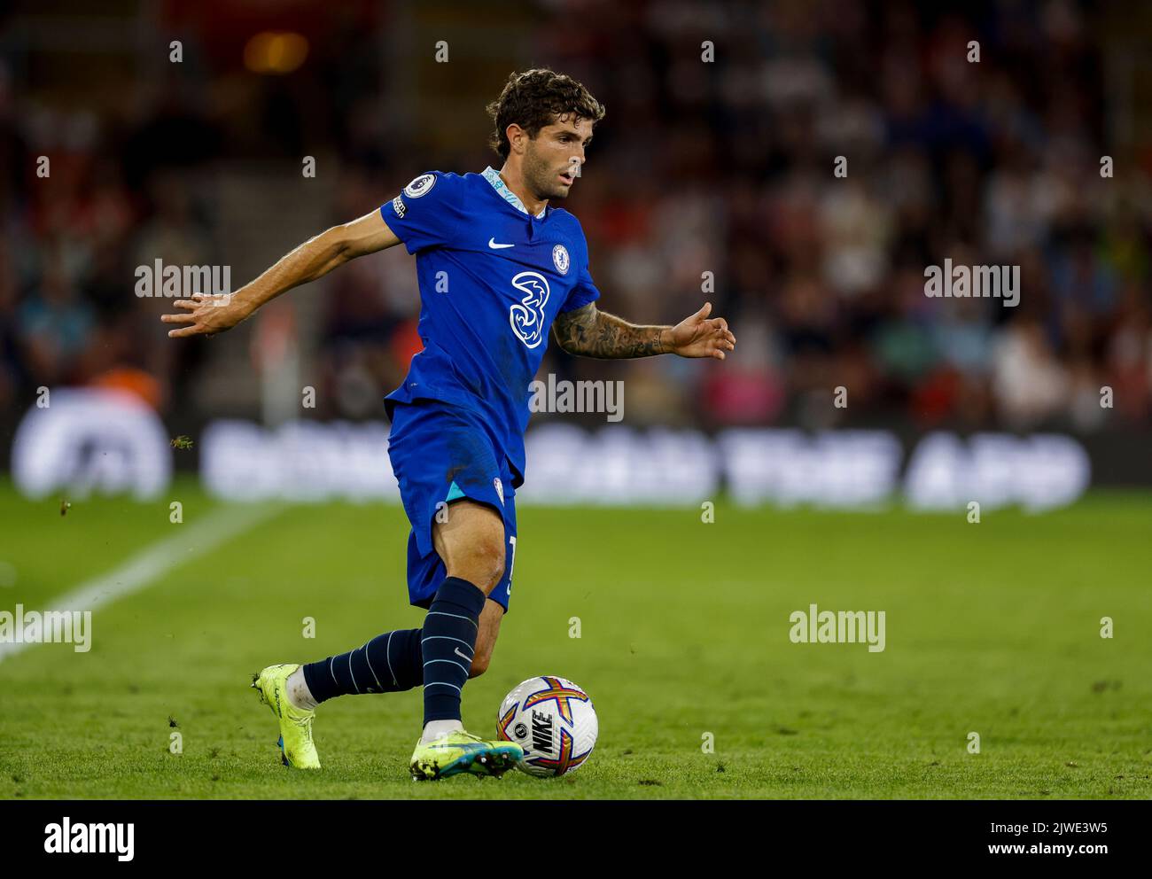 Christian Pulisic di Chelsea in azione durante la partita della Premier League al St Mary's Stadium, Southampton. Data immagine: Martedì 30 agosto 2022. Foto Stock