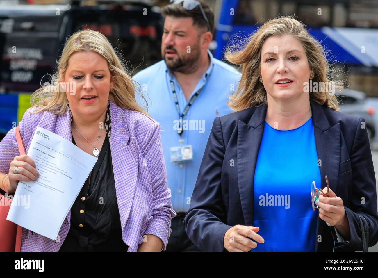 Londra, Regno Unito. 05th ago, 2022. Penny Mordaunt, MP, ex candidato alla leadership. I politici del Partito conservatore arrivano al Queen Elizabeth II Conference Centre di Westminster per l'annuncio di chi sarà il prossimo leader del partito e quindi il nuovo primo Ministro britannico da domani Credit: Imageplotter/Alamy Live News Foto Stock