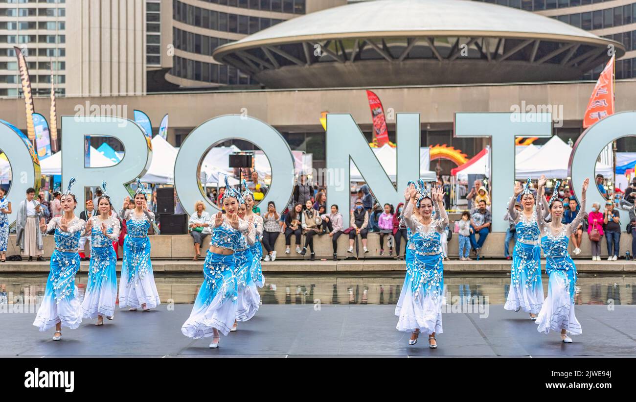 Toronto Dragon Festival a Nathan Phillips Square, Canada, 2022 Foto Stock