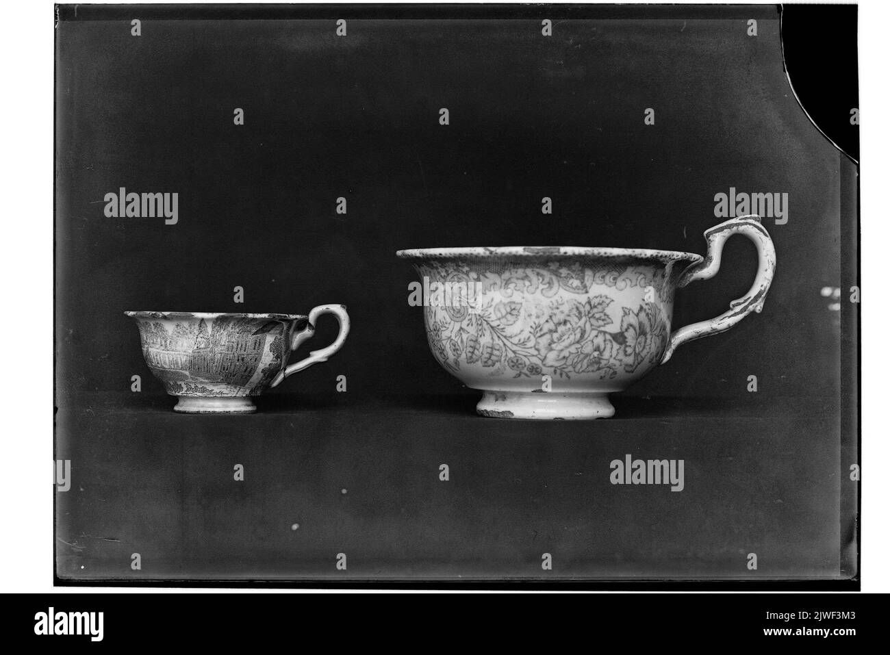 Teacup. Ćmielów (fabryka fajansu i porcelany ; 1804-), fabbrica Foto Stock