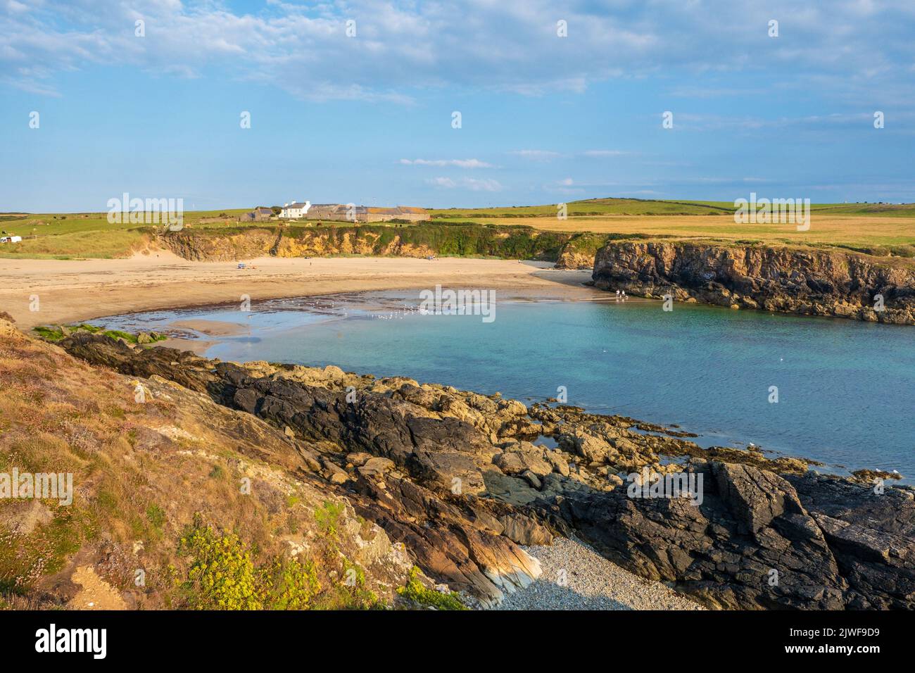 Cable Bay / Porth Trecastell spiaggia su Anglesey, Galles del Nord Foto Stock