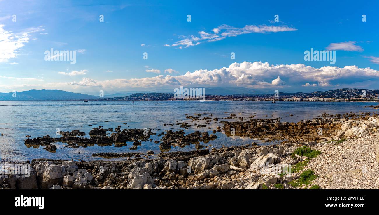 Costa di Saint Margaret - una delle isole di Lerins ((Îles de Lérins) Foto Stock