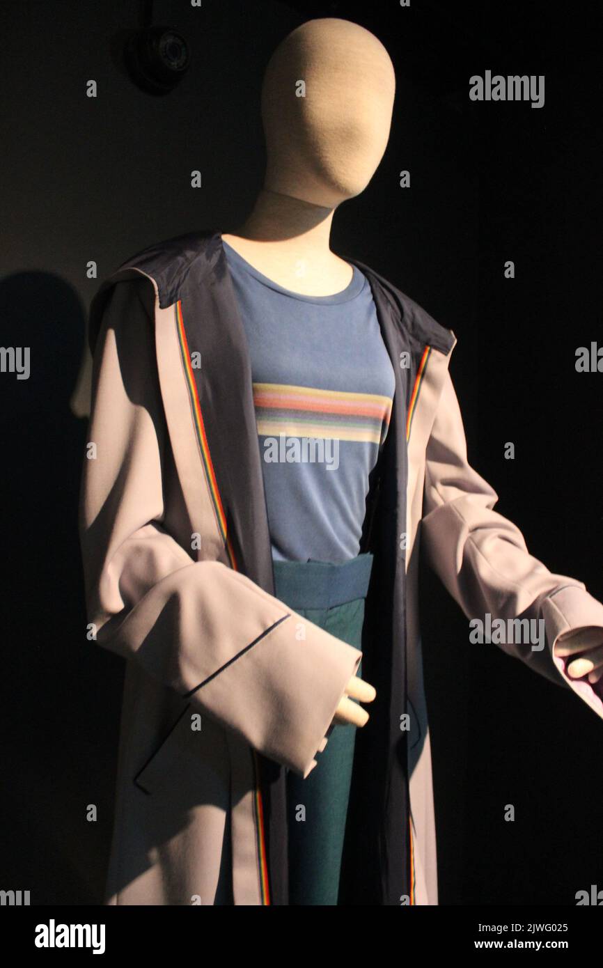 Il costume di Doctor's 13th in mostra alla mostra Doctor Who: Worlds of Wonder di Liverpool. Foto Stock