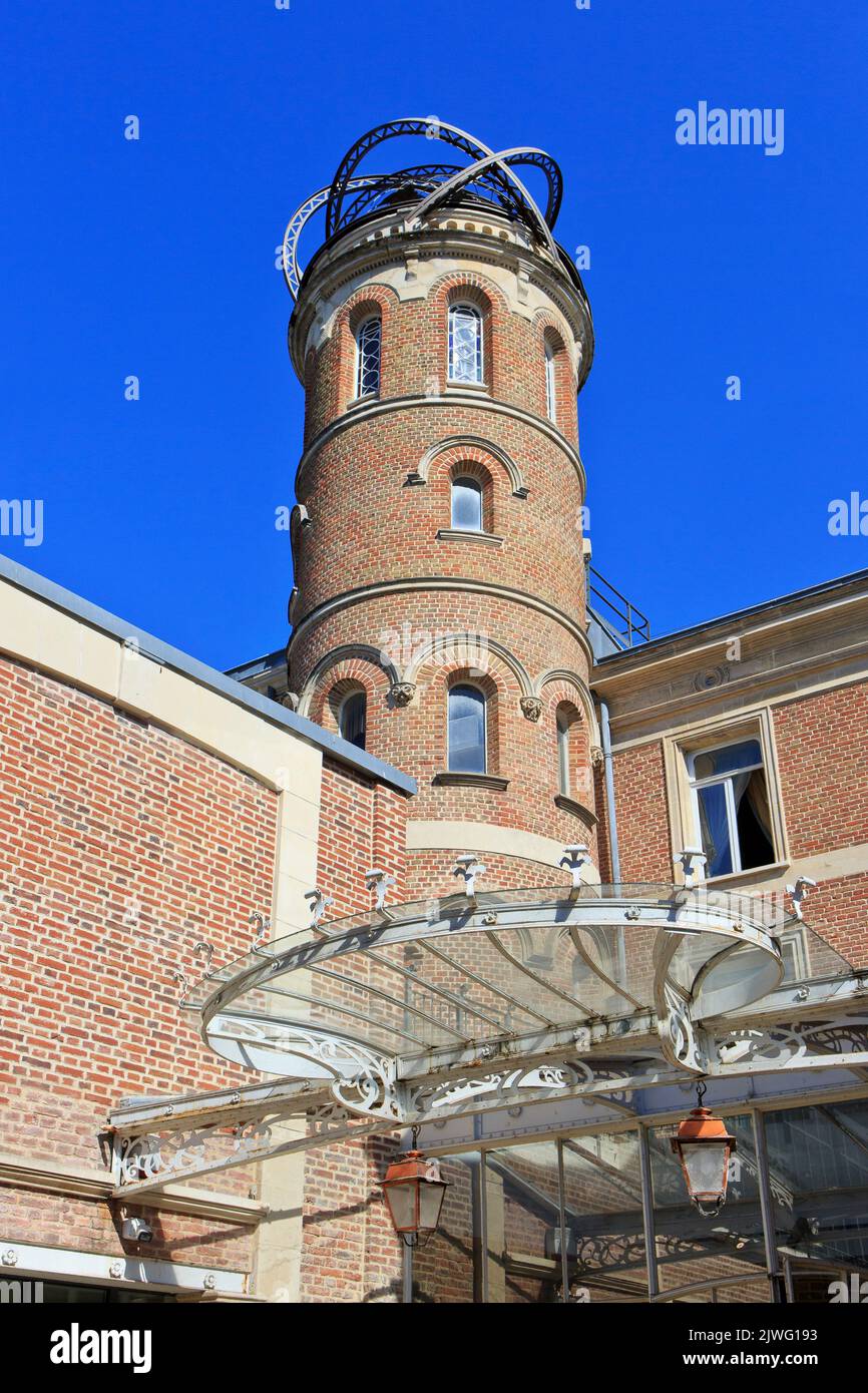 Facciata dell'ex residenza (attualmente museo) dell'autore francese Jules Verne (1828-1905) ad Amiens (Somme), Francia Foto Stock