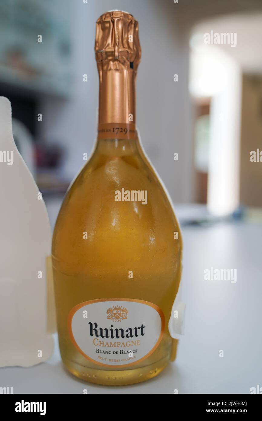 Ruinart Blanc de Blancs Champagne. Ruinart è la più antica casa di Champagne fondata, che produce esclusivamente champagne dal 1729 Foto Stock