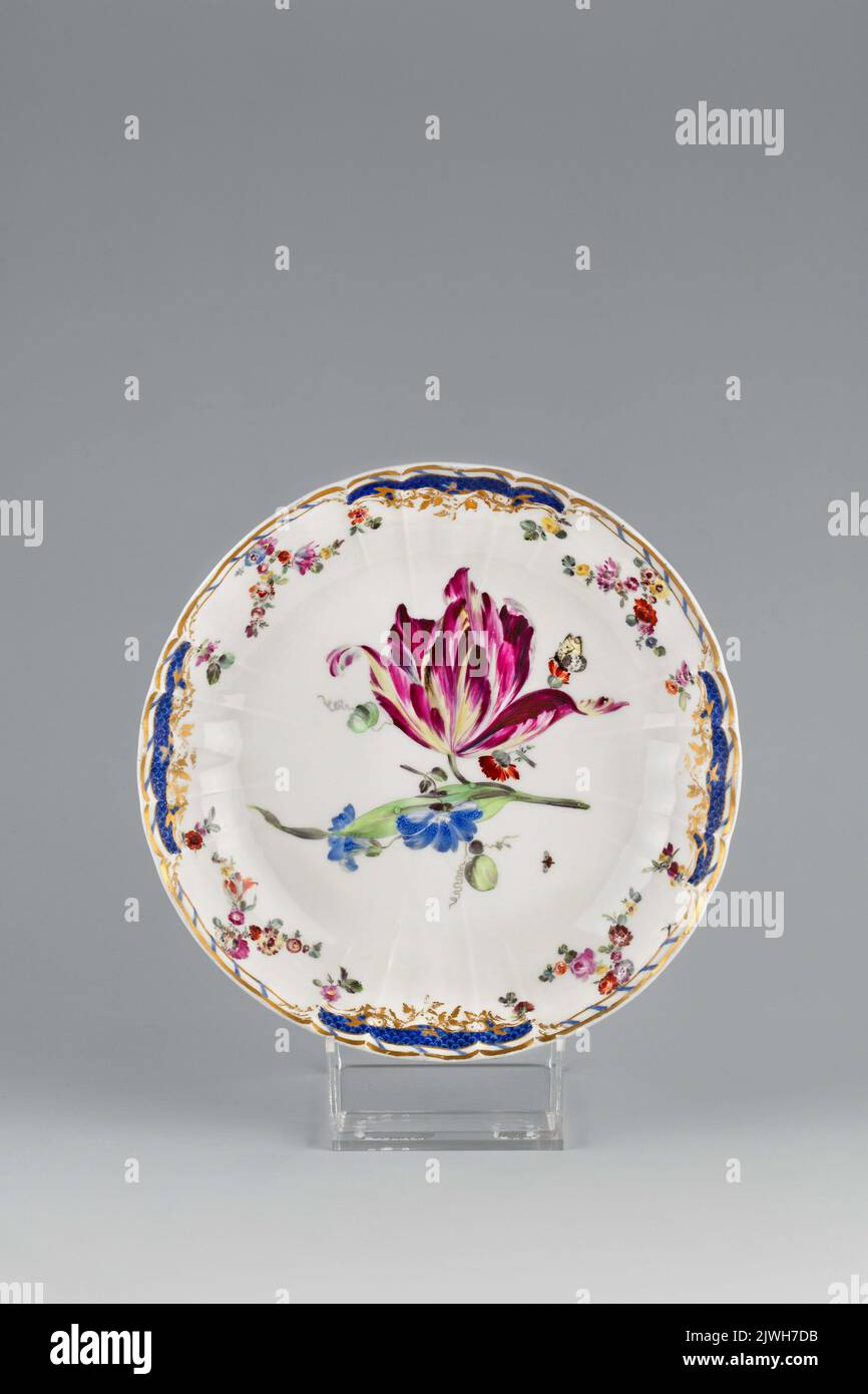 Ciotola con un rilievo di Antikzierat. Koenigliche Porzellan Manufaktur - KPM (Berlino; 1763-1918), fabbrica Foto Stock