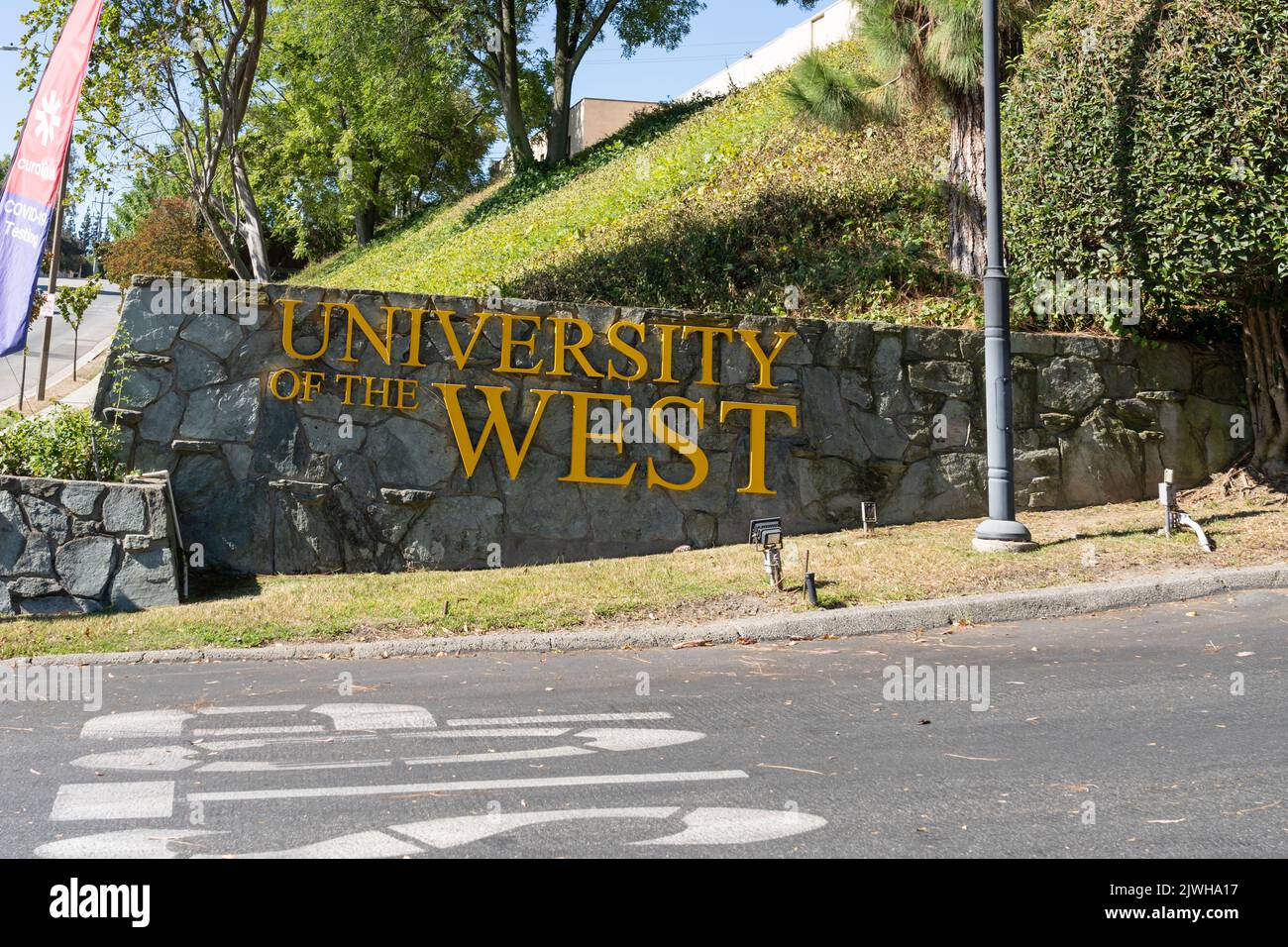 Rosemead, CALIFORNIA, USA - 7 luglio 2022: Insegna Università dell'Ovest a Rosemead, CA, USA. Foto Stock