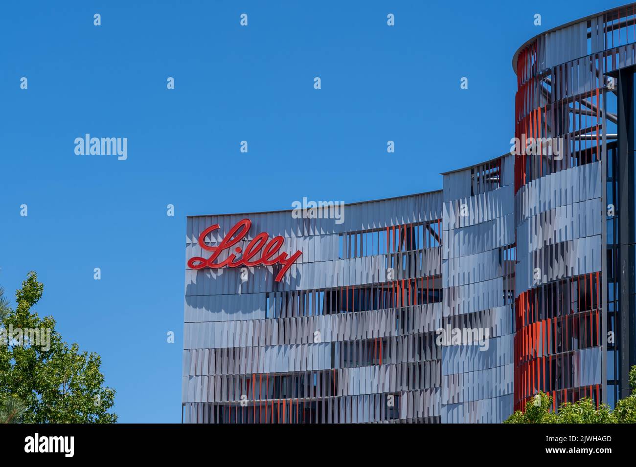 San Diego, California, Stati Uniti - 9 luglio 2022: Lilly firma sull'edificio presso il suo Biotechnology Center di San Diego, California, USA. Foto Stock