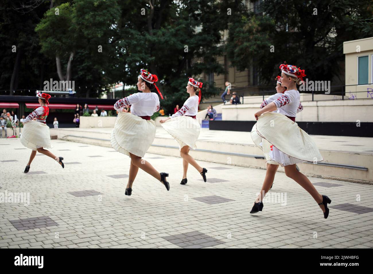 Odessa, Ucraina. 04th Set, 2022. Gli studenti del centro cittadino di Odessa di Arte coreografica hanno visto esibirsi al Summer Theater Gorsad. Il 4 settembre 2022, al Summer Theater 'Gorsad' si è svolta una performance da parte degli studenti del centro cittadino di Odessa di Arte coreografica. Durante la performance, al pubblico è stata mostrata una varietà di danze. Credit: SOPA Images Limited/Alamy Live News Foto Stock