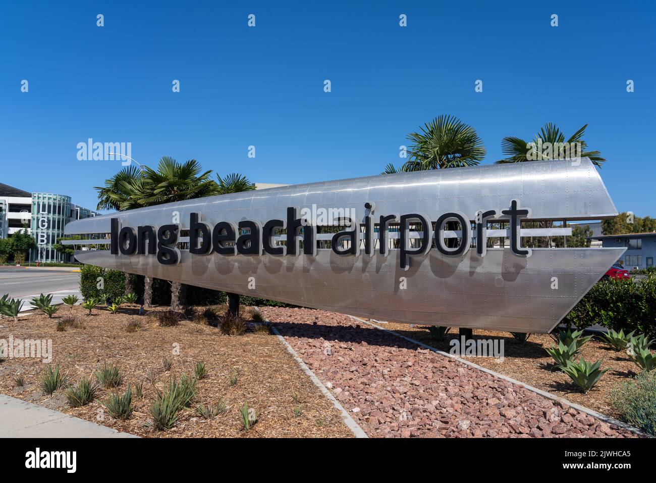 Long Beach, California, CA, Stati Uniti - 10 luglio 2022: Viene mostrato il cartello dell'aeroporto di Long Beach. Foto Stock