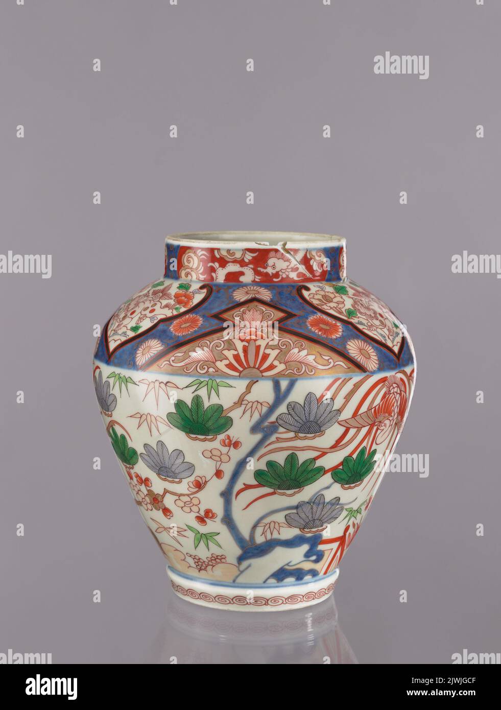 Vaso con coperchio. Sconosciuto, artigiano Foto Stock