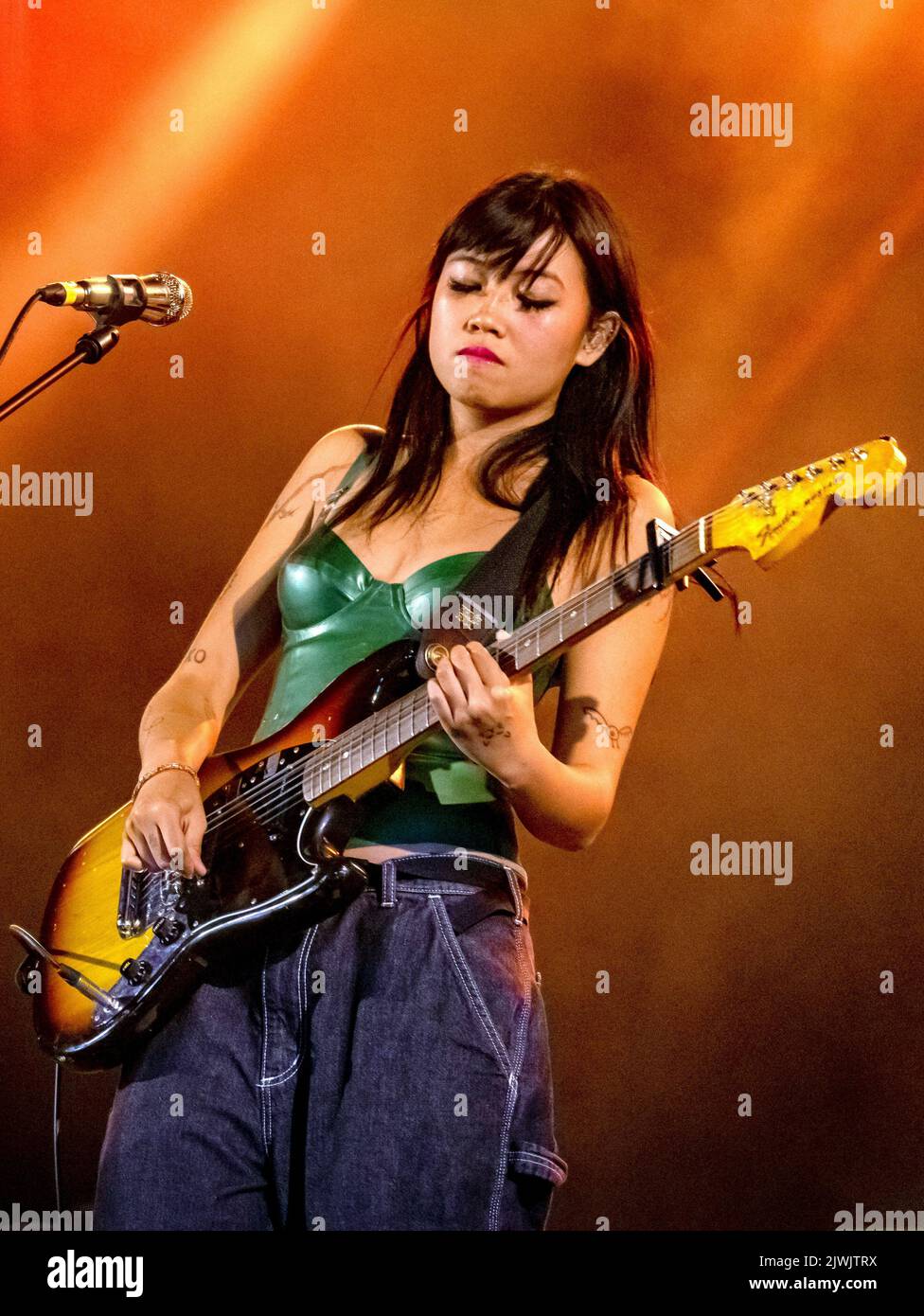 Beebadoobee sul palcoscenico della Repubblica Festival a Reading Festival 2022 foto di Mark Anton Smith Foto Stock