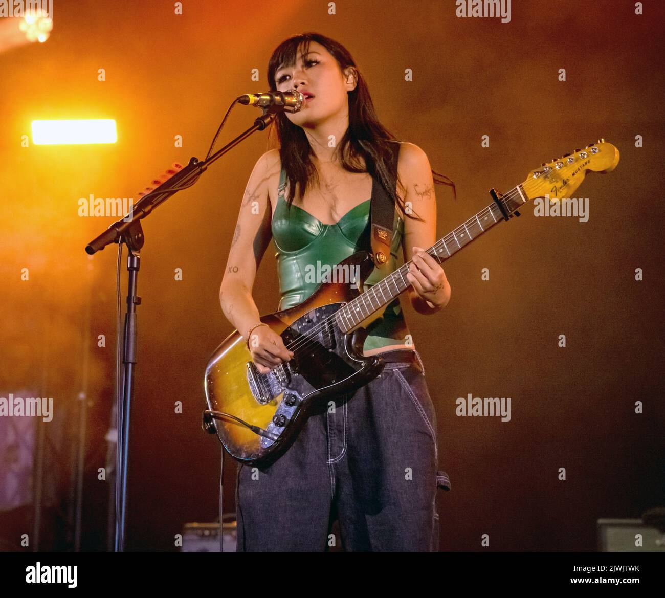 Beebadoobee sul palcoscenico della Repubblica Festival a Reading Festival 2022 foto di Mark Anton Smith Foto Stock