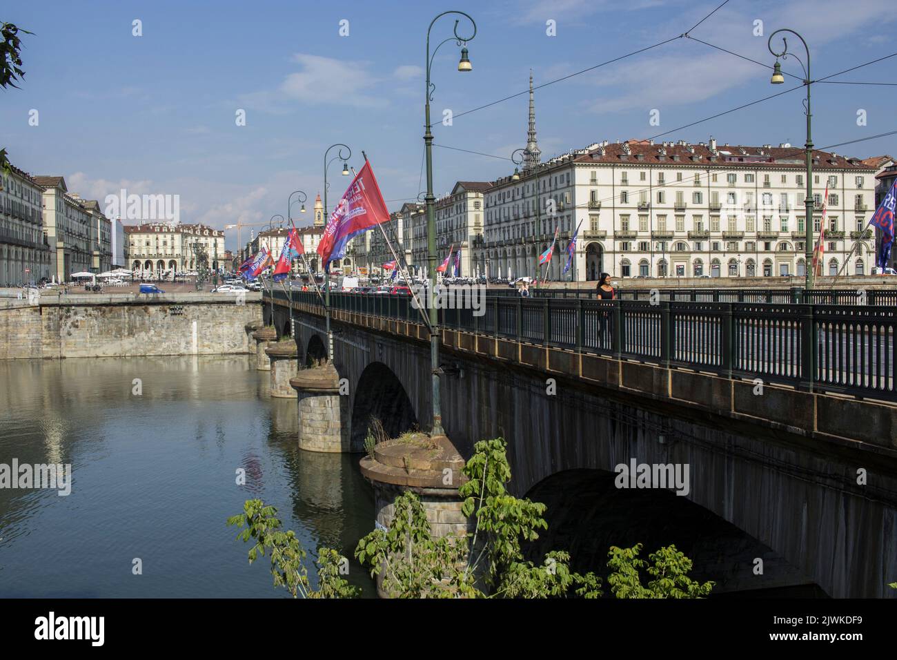 Ponte Vittorio Emanuele i e il po a Torino Foto Stock