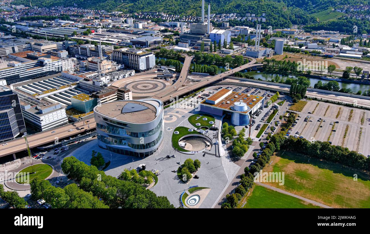 Il Mercedes-Benz Museum è un museo automobilistico di Stoccarda, Germania, Baden-Wuerttemberg, Stoccarda, con vista aerea della sede centrale di Mercedes-Benz Foto Stock