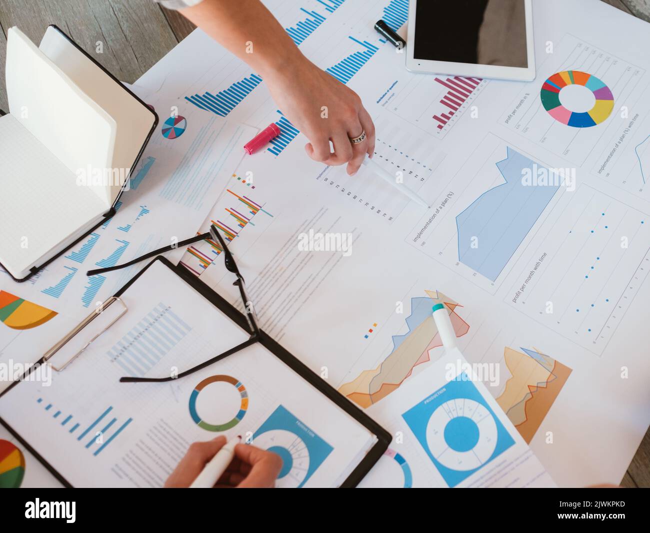 diagrammi infografici della strategia di marketing aziendale Foto Stock