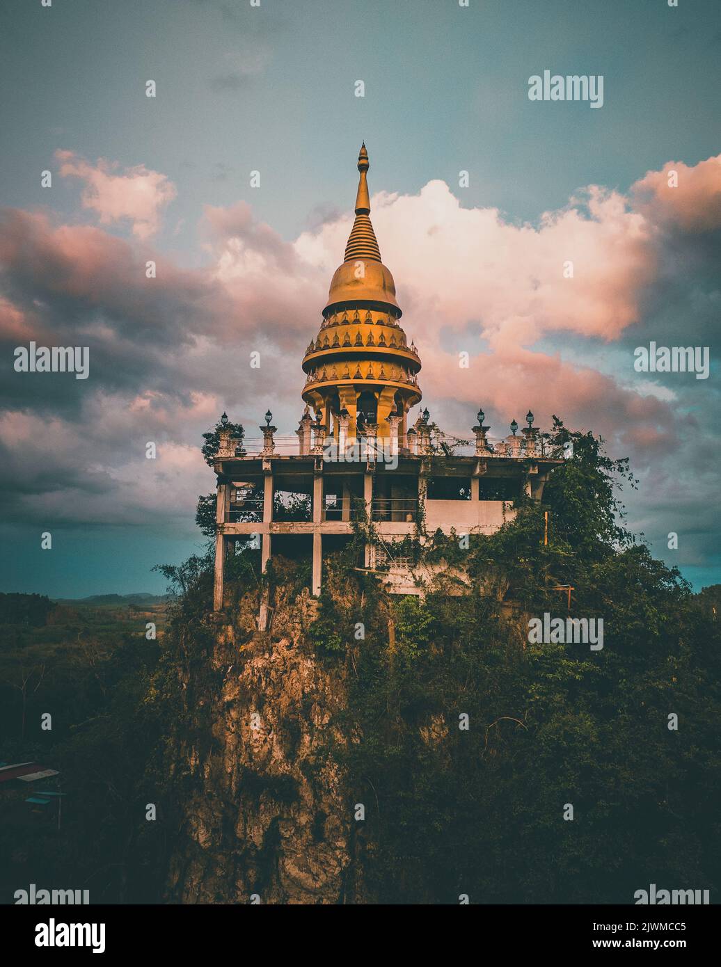 Thamma Park o Dharma Park Ban Khao Na Nai, complesso di templi a Surat Thani, Thailandia Foto Stock