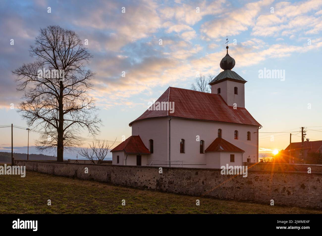 Chiesa barocca nel villaggio di Haj nella regione di Turiec, Slovacchia. Foto Stock