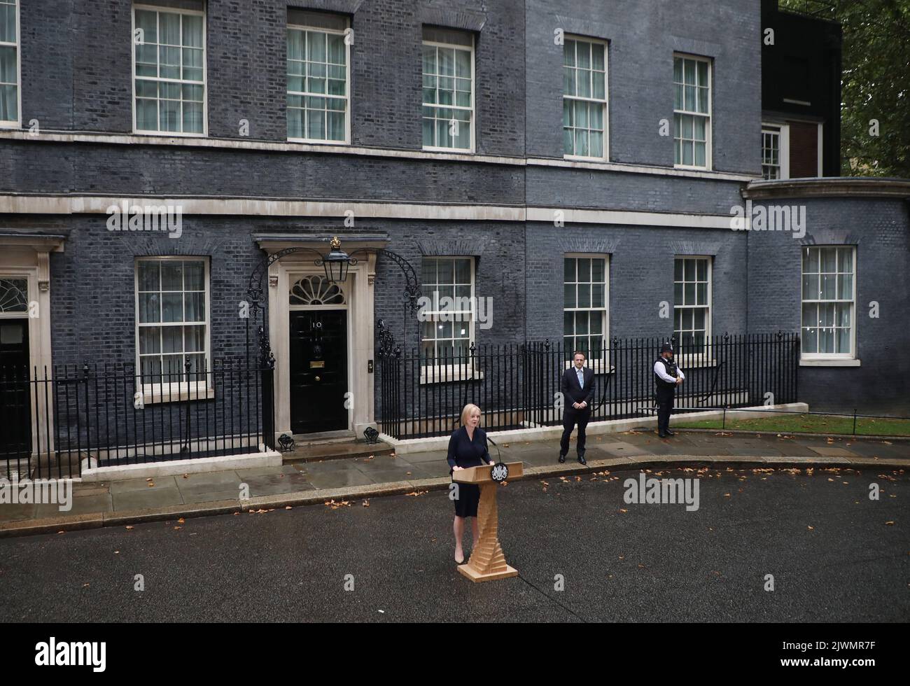 Londra, Regno Unito. 06th Set, 2022. Il nuovo primo ministro britannico Liz Truss consegna il suo primo discorso al n° 10 di Downing St martedì 06 settembre 2022. Il nuovo primo ministro assume il suo ruolo dopo aver sconfitto il candidato Rishi Sunak. Foto di Hugo Philpott/UPI Credit: UPI/Alamy Live News Foto Stock