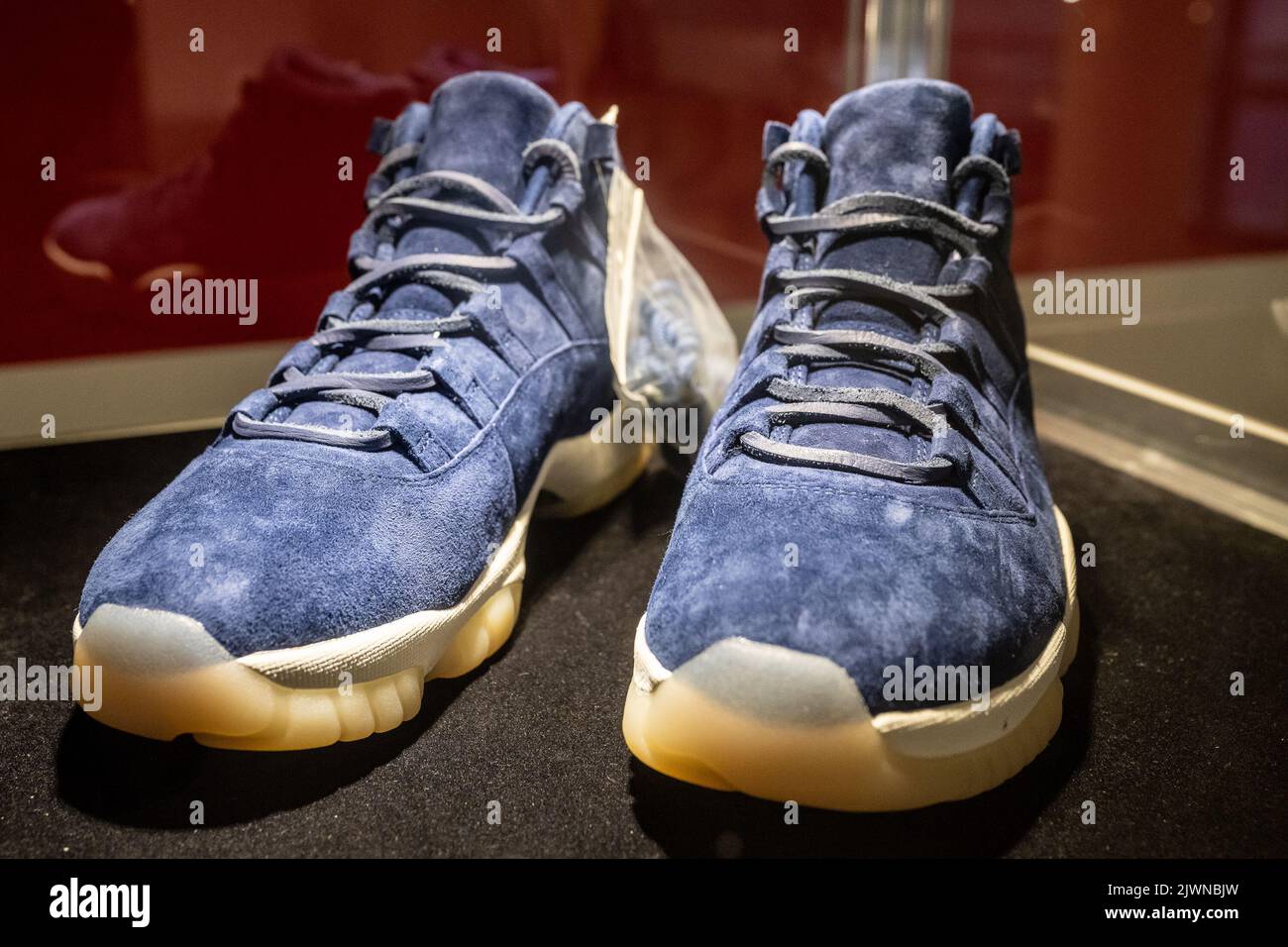 Air Jordan 11 retro Premium di Derek Jeter saranno messe all asta a un prezzo stimato di 30.000 50.000 presso Sotheby s di New York NY il 6 settembre 2022. Foto di Gabriele Holtermann Sipa USA