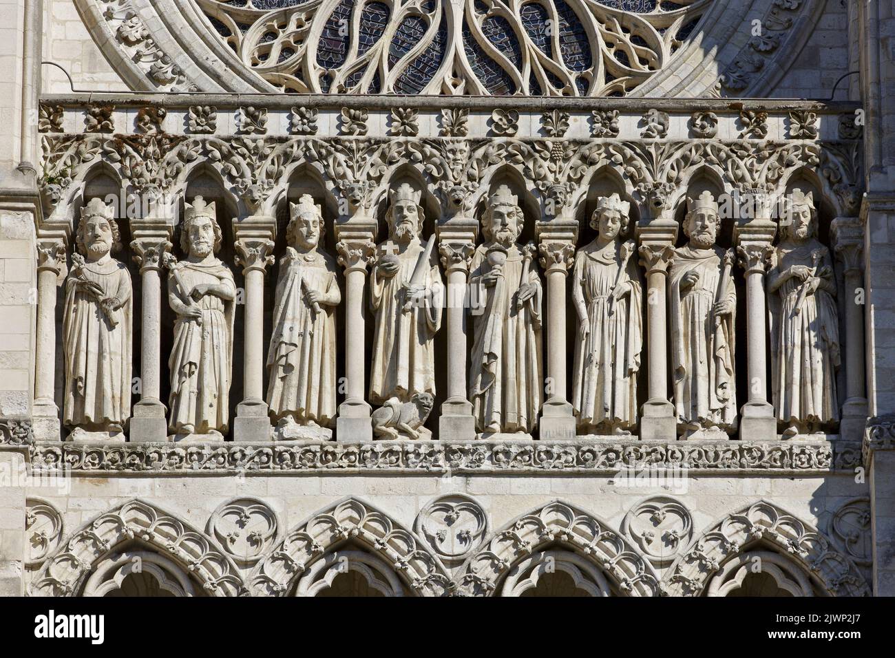 Galleria dei re sulla facciata ovest della Cattedrale di Amiens (patrimonio dell'umanità dell'UNESCO) ad Amiens (Somme), Francia Foto Stock