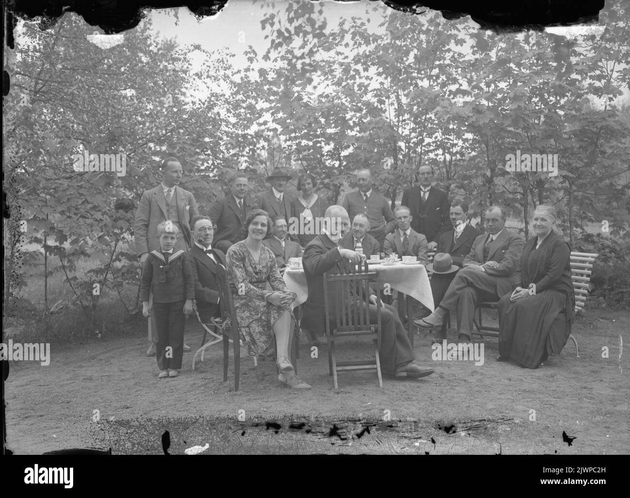 Gefle Filatelis Society. Festa in giardino. Foto 1930s. Le foto sono state scattate nei primi anni '1930s (presunzione 1932-1935), probabilmente dal fotografo Gustaf Reimers, che era un membro della società. Gefle Filatelisällskap. Trädgårdsfest. Foto 1930-tal.Bilderna är tagna i början AV 1930-talet (förmodlingen 1932-1935), möjligen av fotografen Gustaf Reimers, som var medlem i sällskapet. Foto Stock