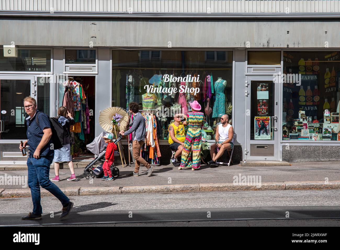 Blondini Vintage Shop, un negozio di abbigliamento di seconda mano nel quartiere Alppila di Helsinki, Finlandia Foto Stock