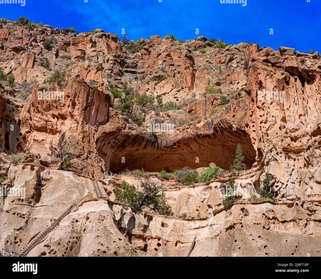 Alcove House Cave, Cliff Dwellings, Bandelier National Monument, New Mexico, USA Foto Stock