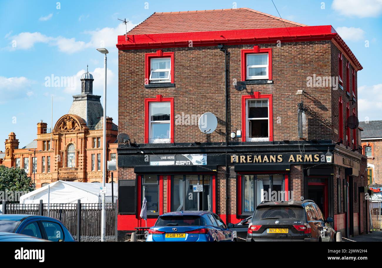 The Fireman's Arms Pub, 36 Oliver Street East, Birkenhead, Wirral. Un edificio classificato di grado 2. Preso qui il primo di Settembre 2022. Foto Stock