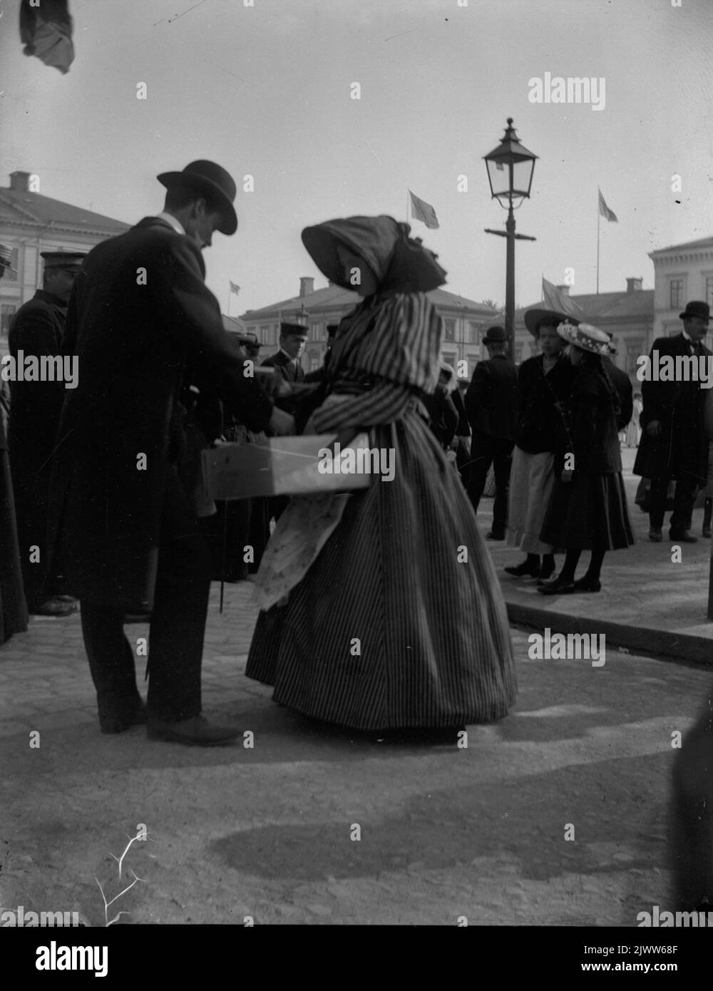 Giornata dei bambini a Gävle. 26 -28 giugno 1906. Un venditore di sigari. Barnens dag i Gävle. 26 -28 juni 1906.en ciggarförsäljare. Foto Stock