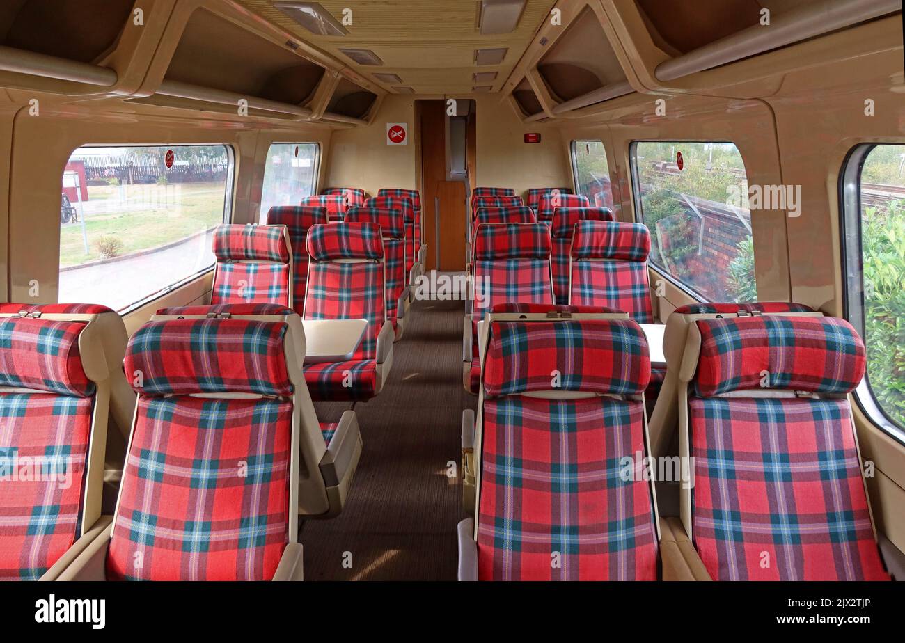 Cabina di classe 2nd, British Rail APT, BREL e British Rail Research Division Advanced Passenger Train Prototype 370006 a Crewe, Cheshire, Inghilterra, Regno Unito Foto Stock