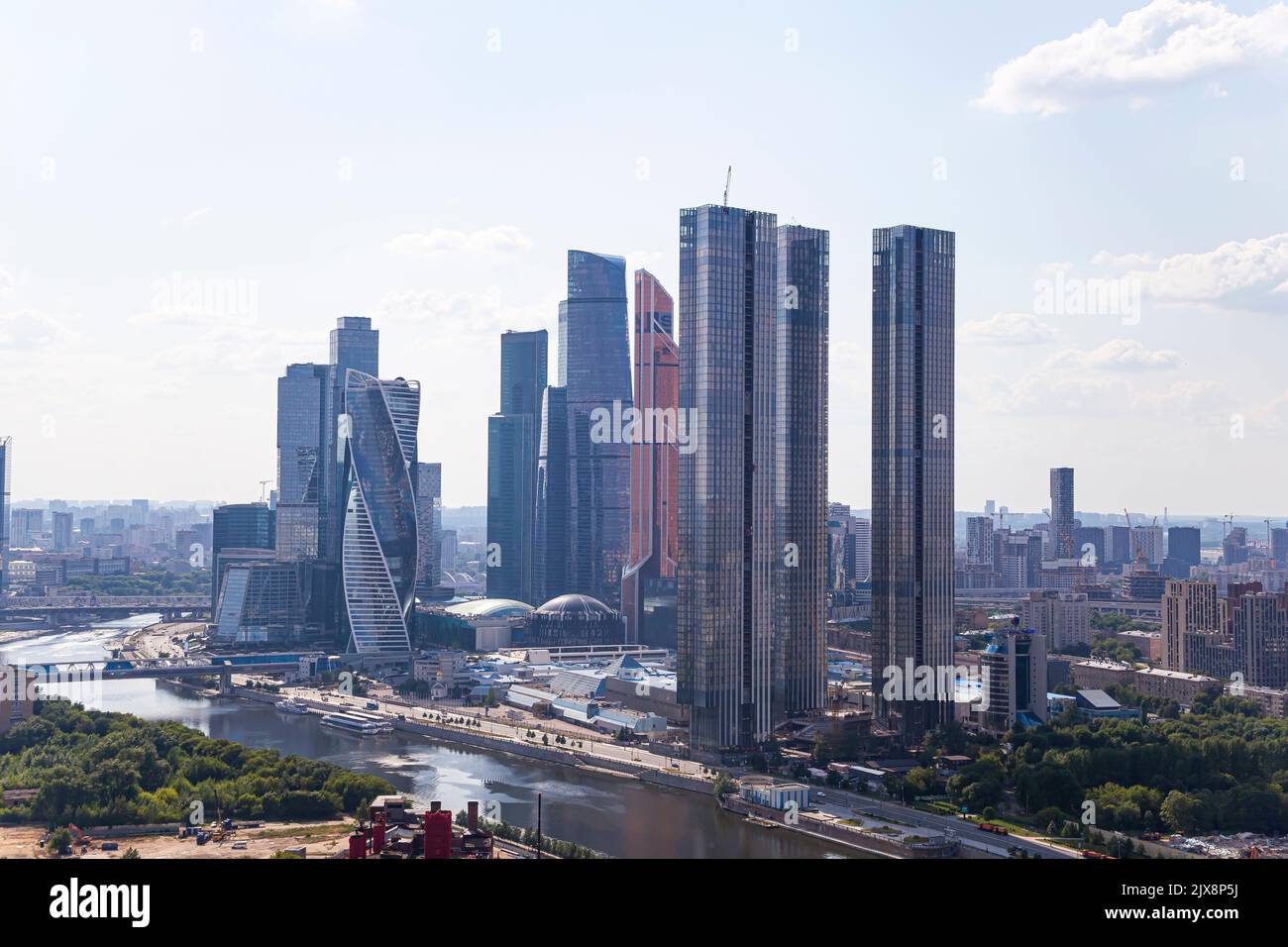 Vista aerea del centro di Mosca dalla terrazza panoramica situata al 33rd° piano del Radisson Collection Hotel (Hotel Ukraina), Città, Russia Foto Stock