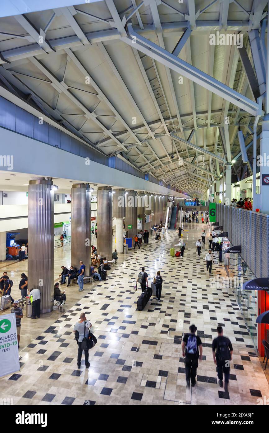 Città del Messico, Messico - 15 aprile 2022: Terminal 1 dell'aeroporto di Città del Messico (MEX) in Messico. Foto Stock