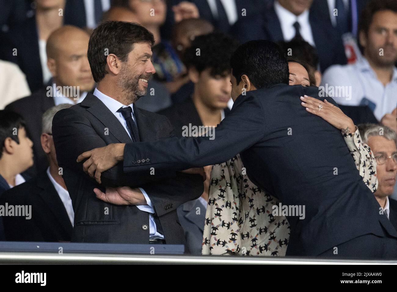 Parigi, Francia. 07th Set, 2022. Nasser al-Khelaifi, presidente di Parigi Saint Germain, Andrea Agnelli, presidente della Juventus con la moglie Emma Winter, partecipa alla partita H del gruppo UEFA Champions League tra Parigi Saint-Germain e Juventus al Parc des Princes, il 6 settembre 2022 a Parigi, Francia. Foto di David Niviere/ABACAPRESS.COM. Credit: Abaca Press/Alamy Live News Foto Stock