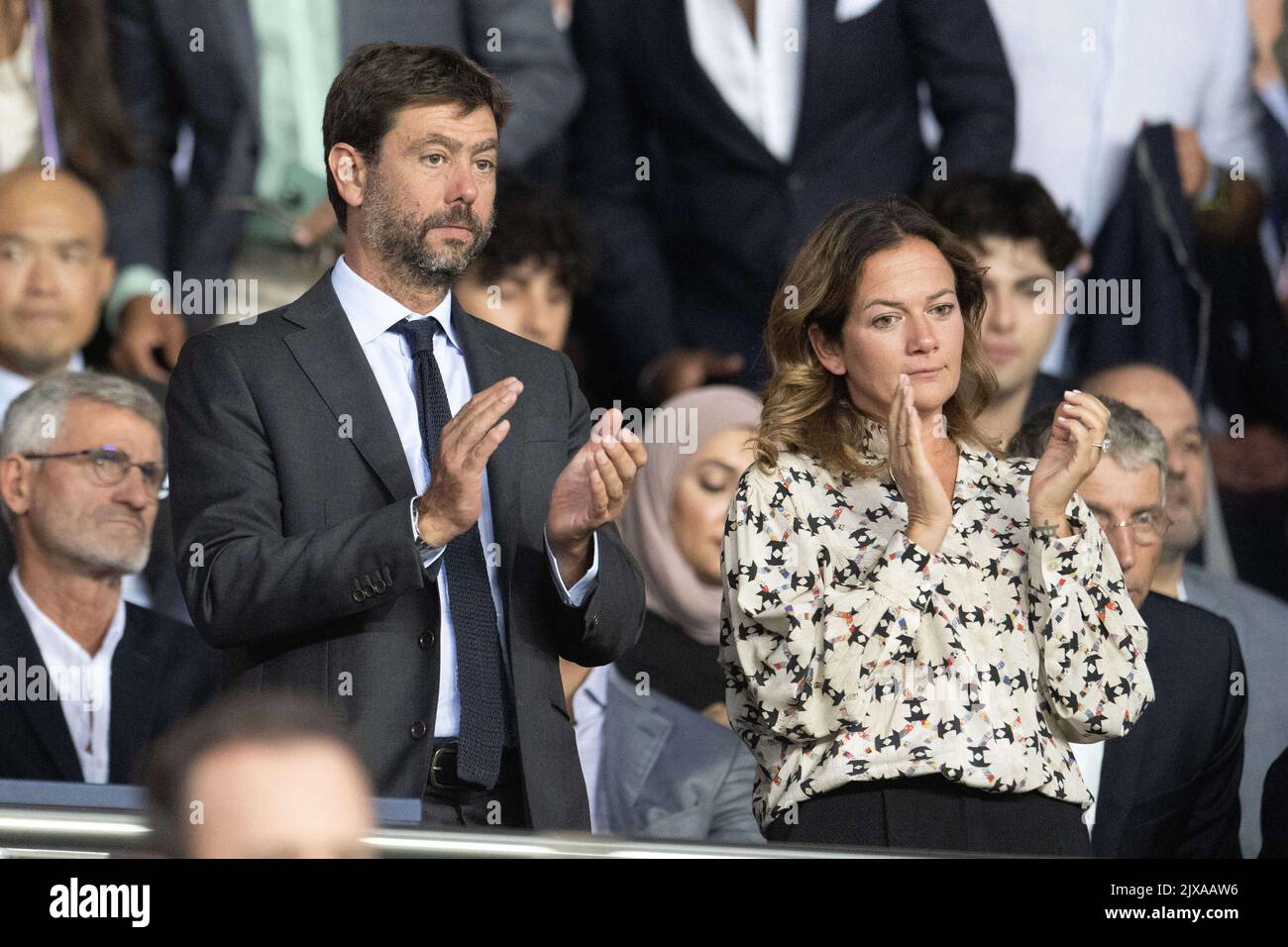 Parigi, Francia. 07th Set, 2022. Andrea Agnelli, presidente della Juventus con la moglie Emma Winter, partecipa alla partita H del gruppo UEFA Champions League tra Parigi Saint-Germain e Juventus al Parc des Princes, il 6 settembre 2022 a Parigi, Francia. Foto di David Niviere/ABACAPRESS.COM. Credit: Abaca Press/Alamy Live News Foto Stock