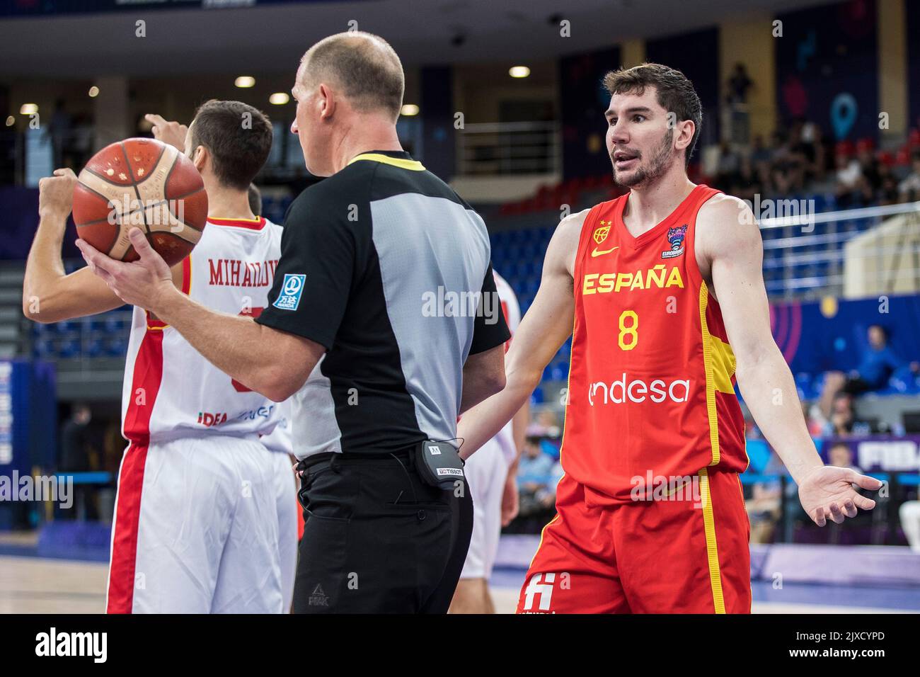 Tbilisi, Georgia, 6th settembre 2022. Dario Brizuela di Spagna reagisce durante il gruppo FIBA EuroBasket 2022 Una partita tra Montenegro e Spagna alla Tbilisi Arena di Tbilisi, Georgia. Settembre 6, 2022. Credito: Nikola Krstic/Alamy Foto Stock