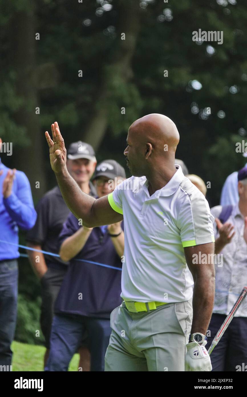 Wentworth, Surrey, Regno Unito. 7th Set, 2022. DJ Spoony suona girato al 2nd durante il BMW / PGA Championship celebrità ProAm tenuto al Wentworth Golf Club, Virginia Water, Surrey. Credit: Motofoto/Alamy Live News Foto Stock