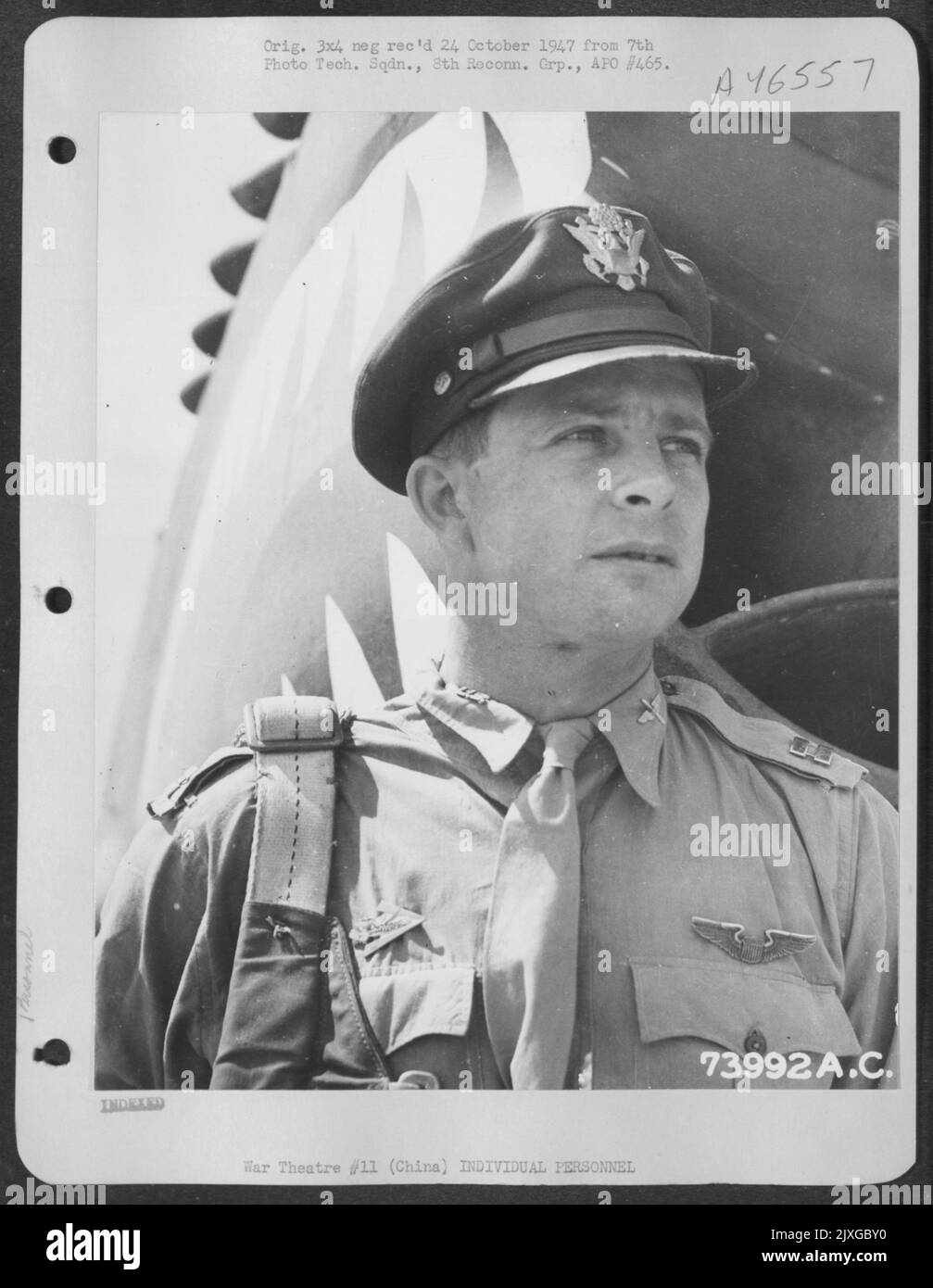 Il capitano Albert J. Baumler, primo Asso della China Air Task Force posa per la sua fotografia in un campo aereo in Cina. 18 settembre 1942. Foto Stock