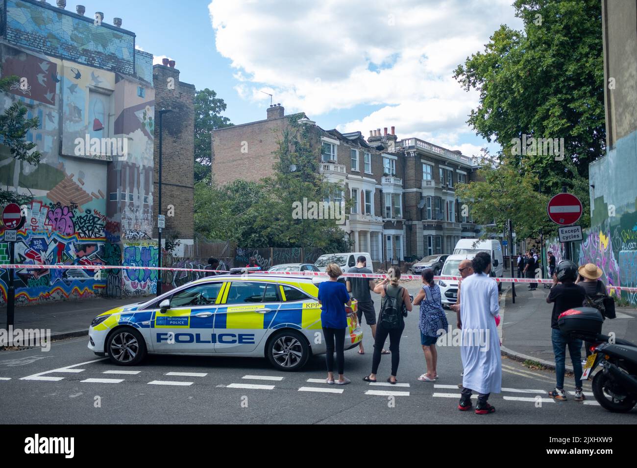 Londra - Agosto 2022: La polizia si trova a Brixton, nel sud-ovest di Londra Foto Stock
