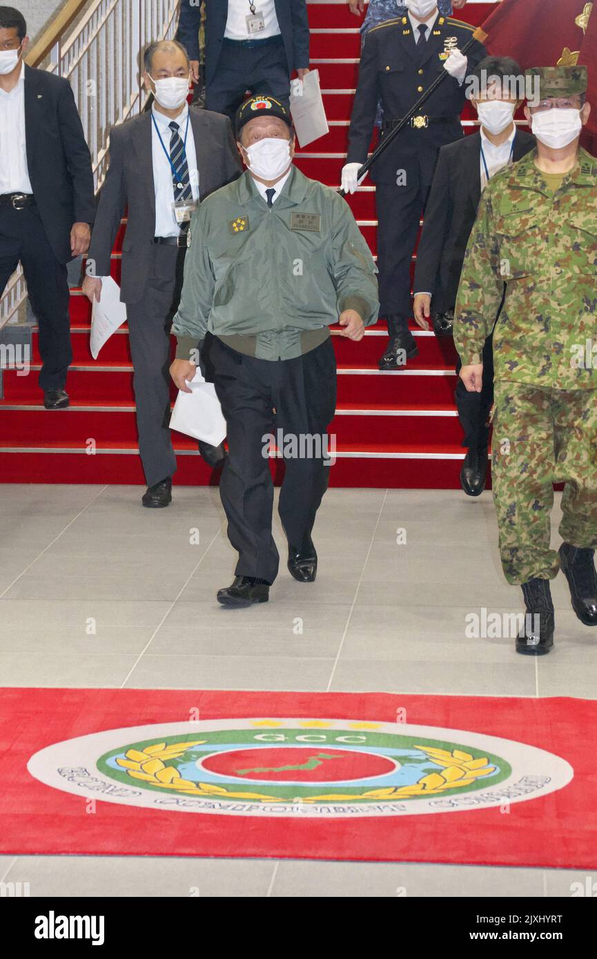 Tokyo, Giappone. 07th Set, 2022. Il ministro giapponese della Difesa Yasukazu Hamada ispeziona la sede del comando Ground Component, Camp Asaka a Tokyo, Giappone, mercoledì 7 settembre 2022. Foto di Keizo Mori/UPI Credit: UPI/Alamy Live News Foto Stock