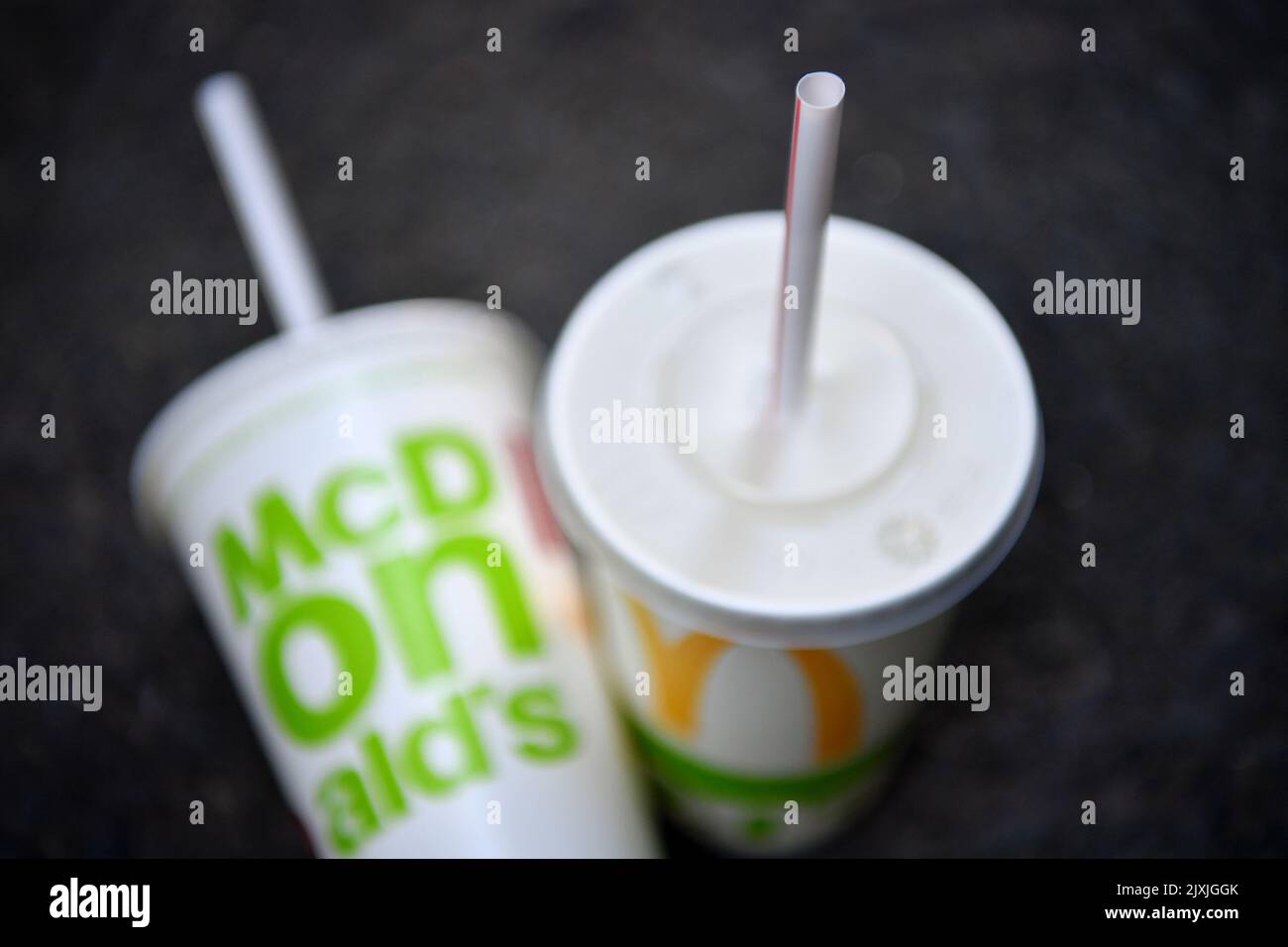 A McDonald's Cup e paglia di plastica a Sydney, mercoledì 18 luglio 2018.  La catena di fast food McDonald's produrrà le pesche di carta il mese  prossimo, con il piano a lungo