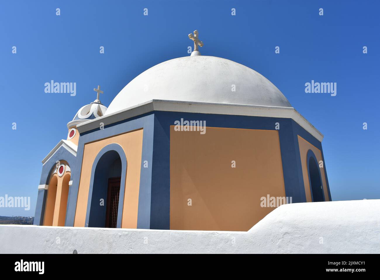 Chiesa cattolica di San Stylianos a Fira, Thera, isola di Santorini, isole Cicladi, Grecia, Europa. Agios Stylianos Paflagonia l'Eremita. Foto Stock