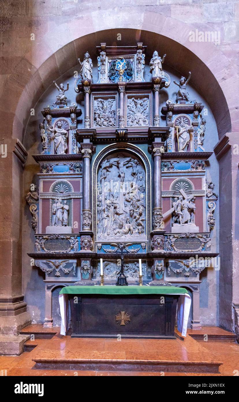 Transetto settentrionale, cattedrale di Magonza, Germania, altare di Nassau e Epitaph per il canonico Wennemar von Bodelschwingh Foto Stock